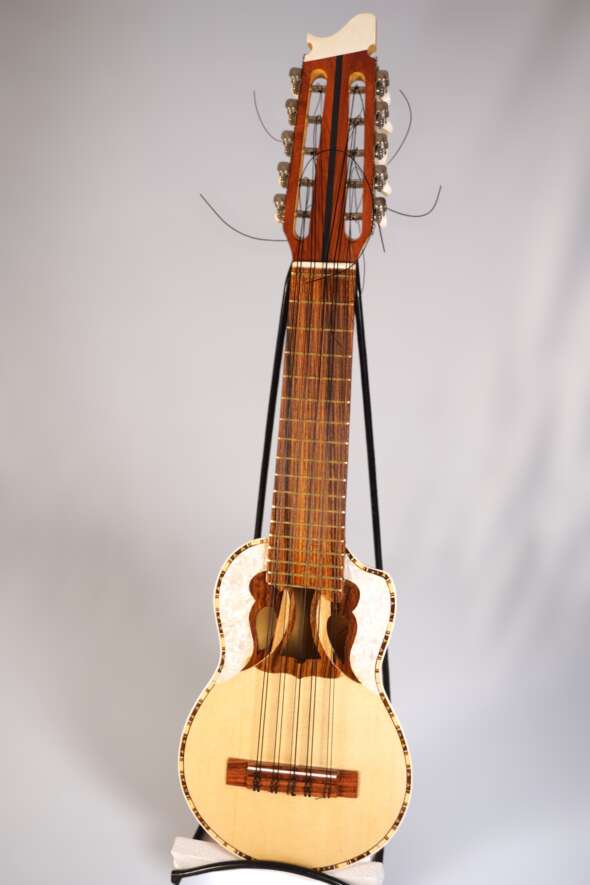 charango da studio 01 front