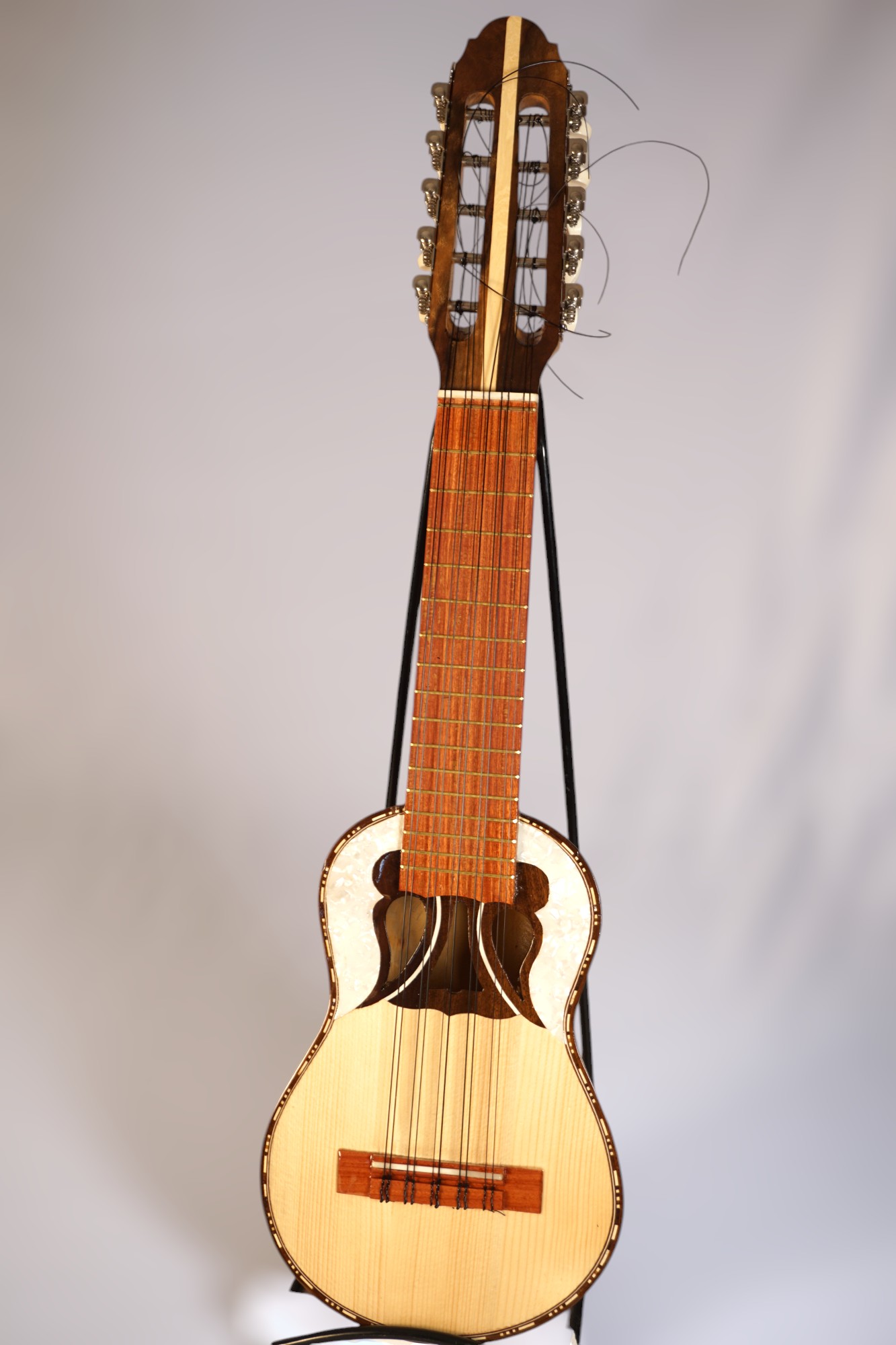 charango da studio mariposa front